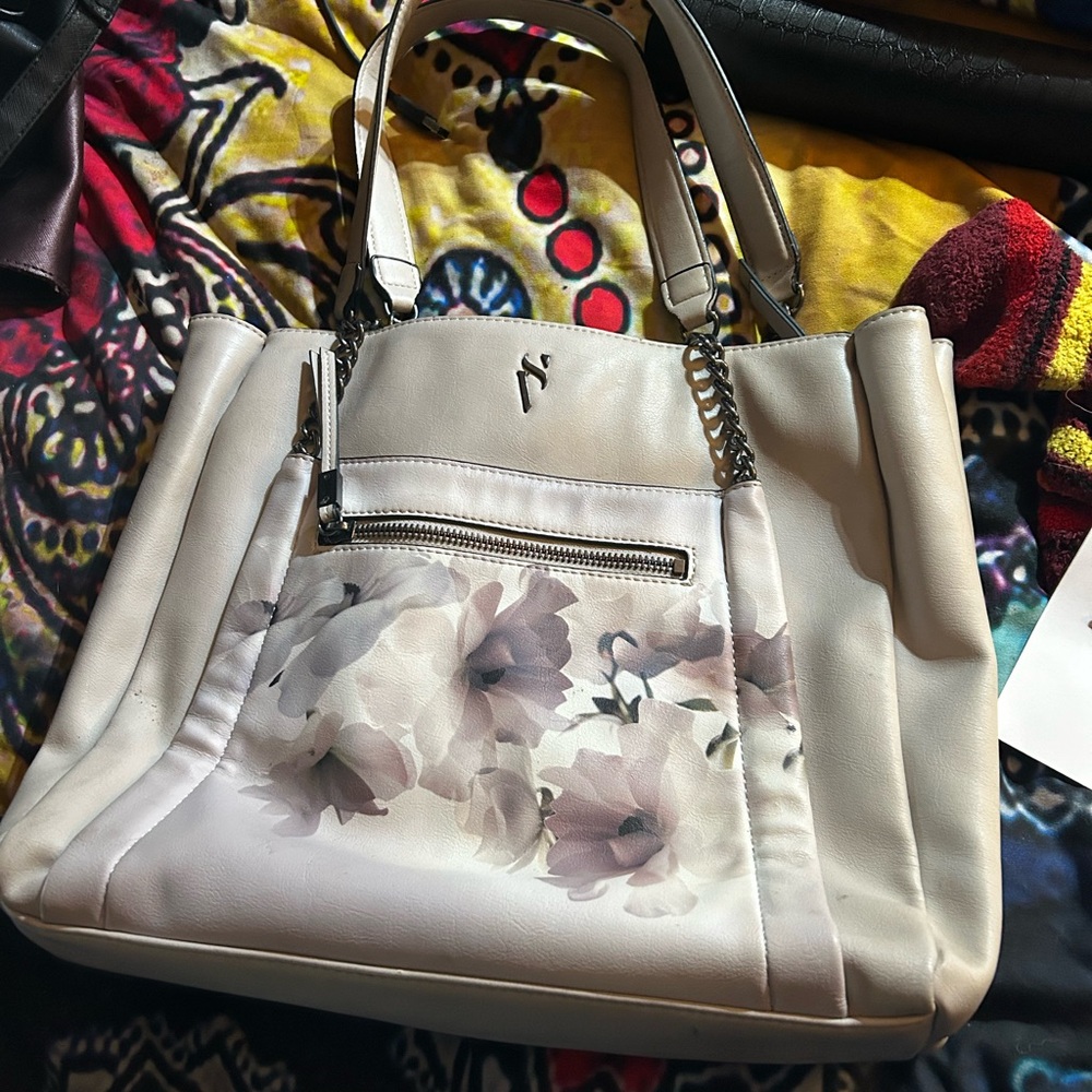 Simply Vera Floral Cream Tote Bag